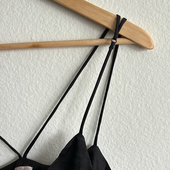 Free People Intimately Black Scallop Neckline Tank Top Adjustable Size M - Picture 3 of 8